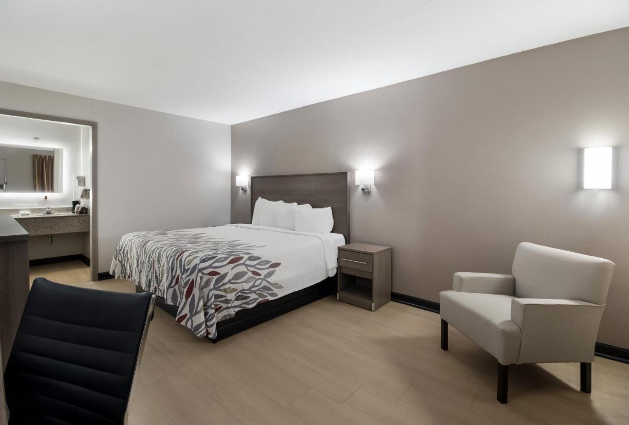 Red Roof Inn & Suites Jackson, Tn Zewnętrze zdjęcie