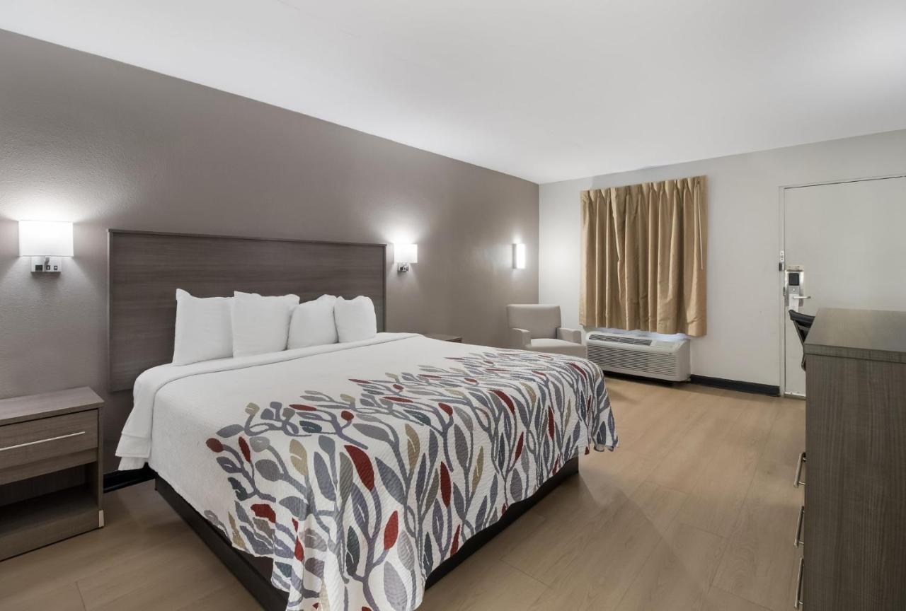 Red Roof Inn & Suites Jackson, Tn Zewnętrze zdjęcie