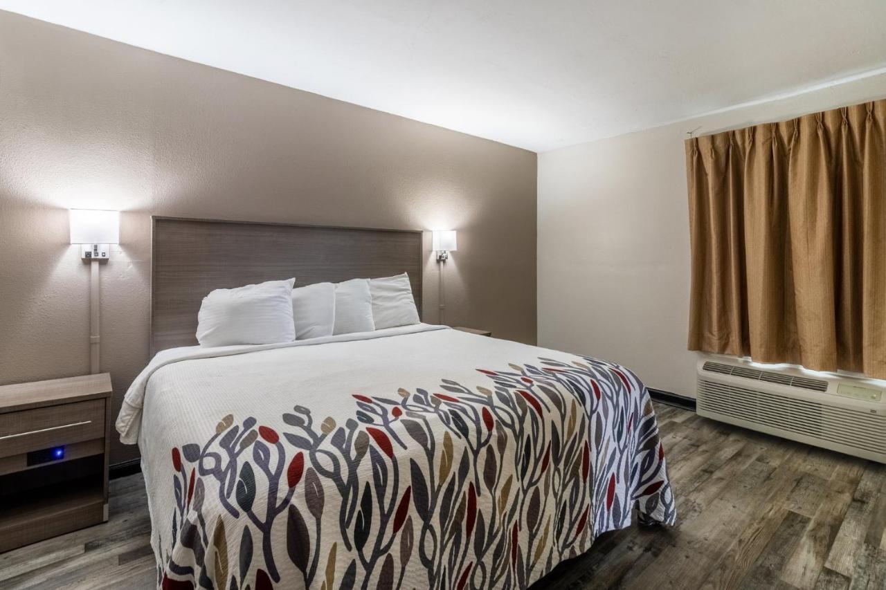 Red Roof Inn & Suites Jackson, Tn Zewnętrze zdjęcie